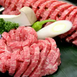 松阪牛ならではの赤身でもあふれる肉汁