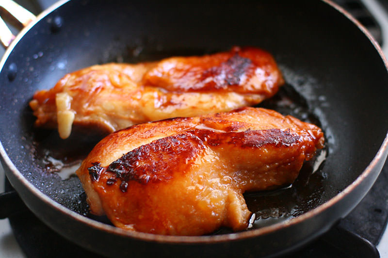 鶏の味噌コンフィと菜の花のふわふわ卵炒め