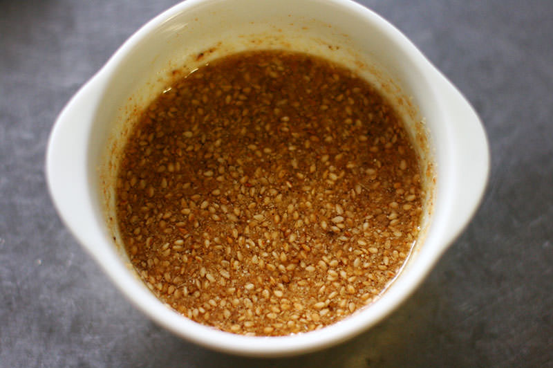 鶏の味噌コンフィ、春菊、きのこのおかずサラダ