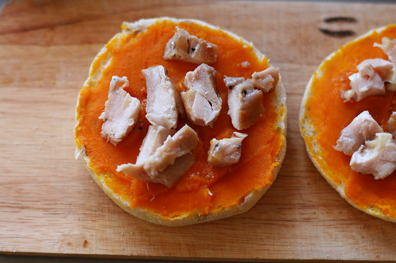 鶏のコンフィでオープンサンド