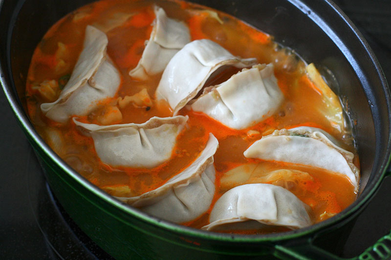 牛タン餃子の豆乳キムチ鍋