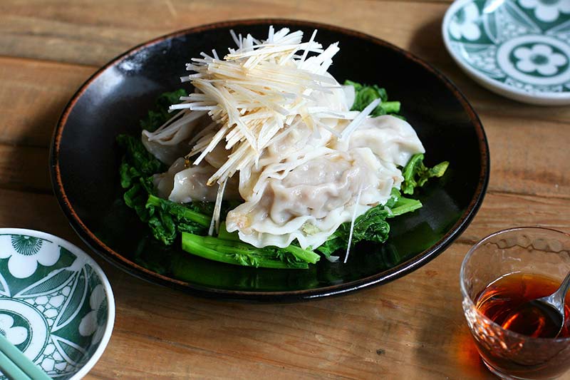 熱々ごま油が決め手！香味水餃子