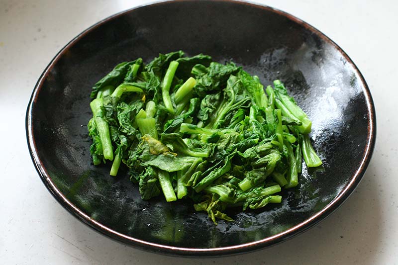 熱々ごま油が決め手！香味水餃子