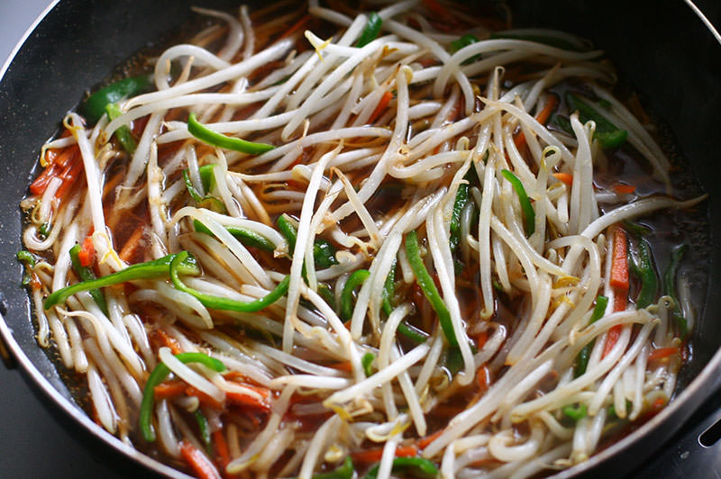 角煮のあんかけ焼きそば