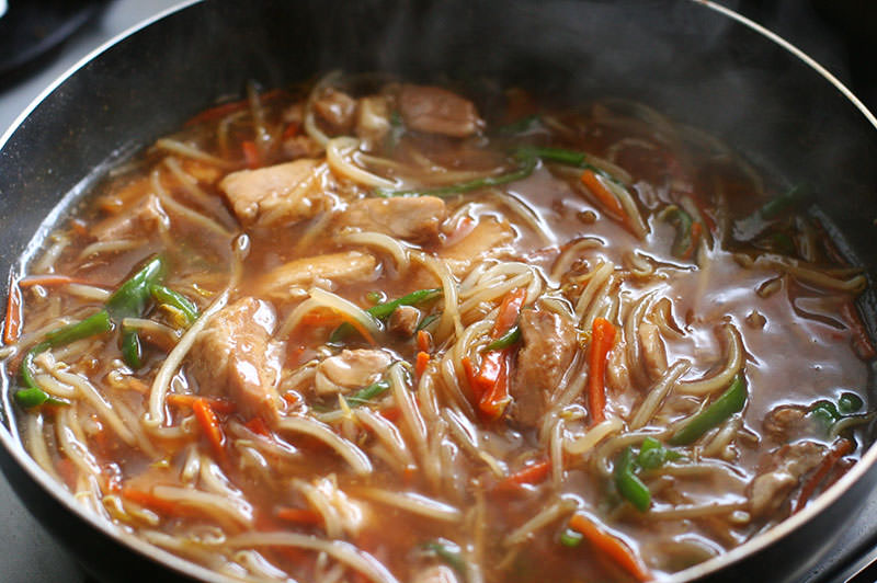 角煮のあんかけ焼きそば