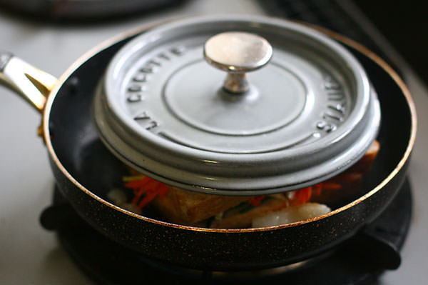 牛脂で香ばしい　ホットサンド