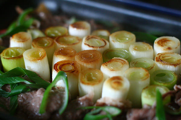 ネギとトマトの牛鍋