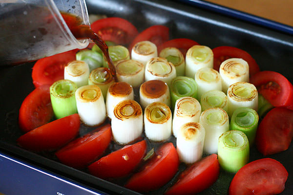 ネギとトマトの牛鍋