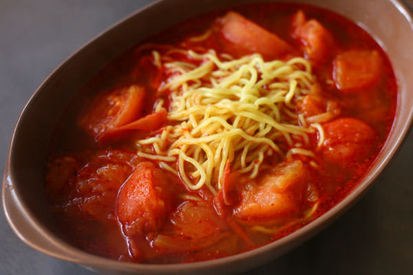 まるでイタリアンな牛骨ラーメン