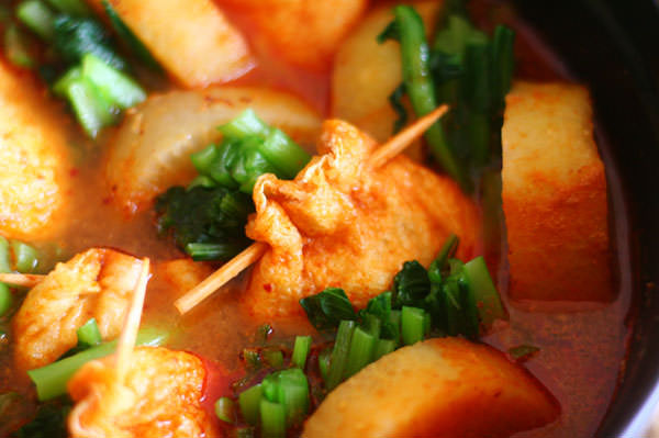 牛骨ラーメンスープでおでん風煮込み