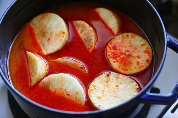 牛骨ラーメンスープでおでん風煮込み