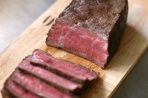 フライパンひとつで作るローストビーフ