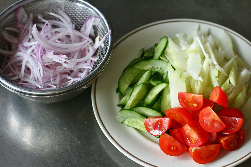 和牛そぼろのサラダ仕立て
