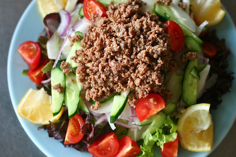 和牛そぼろのサラダ仕立て