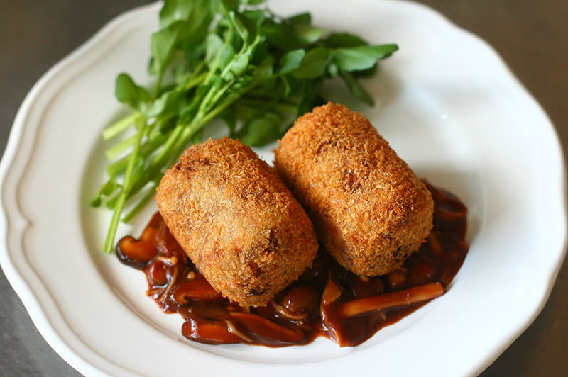 きのこソースの牛タンコロッケ