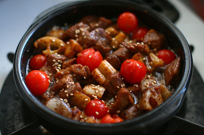 牛タンと蓮根の味噌オイル煮