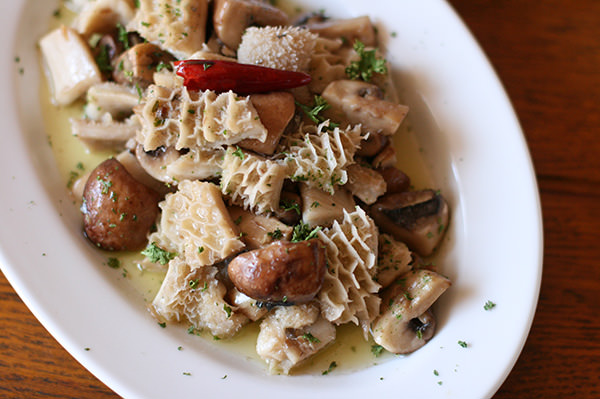 トリッパとアンチョビのアヒージョ