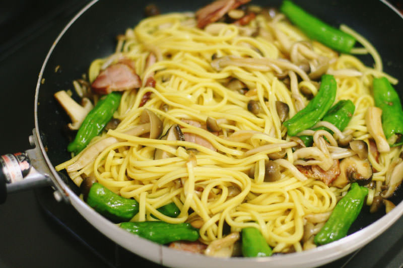 柚子胡椒ときのこの和風パスタ